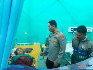 Warga Masyarakat Posting Butuh Darah Di Medsos, Wakapolres Pakpak Bharat Atensi Personil Ke RSUD Salak